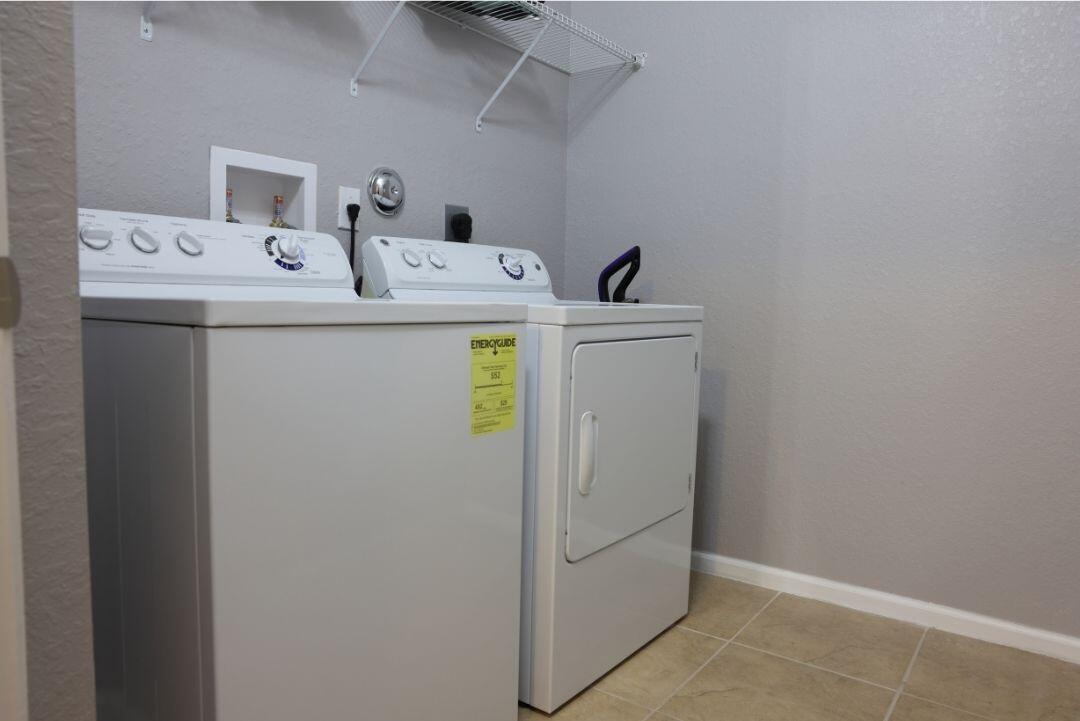 PALOMA LAKES - Residential