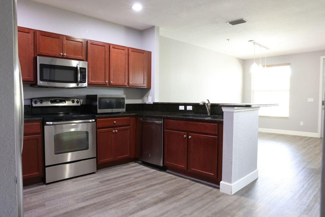 PALOMA LAKES - Residential