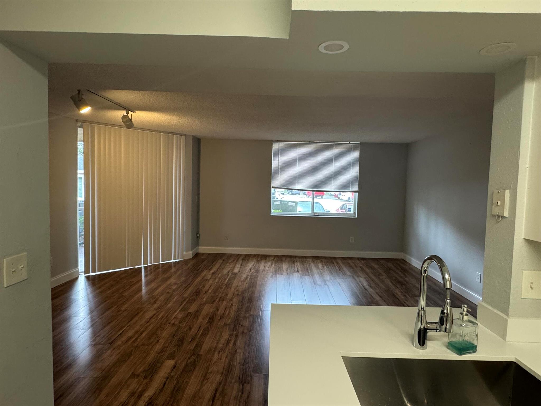 WINDWARD LAKES CONDO - Residential Lease