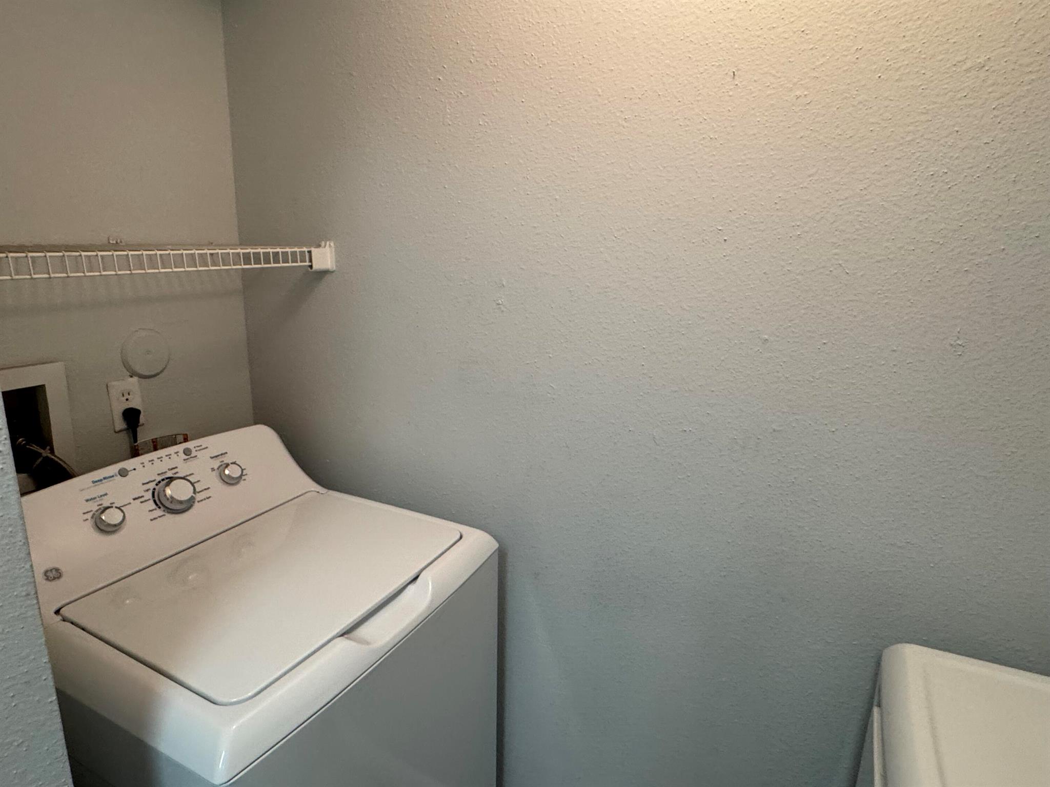 WINDWARD LAKES CONDO - Residential Lease