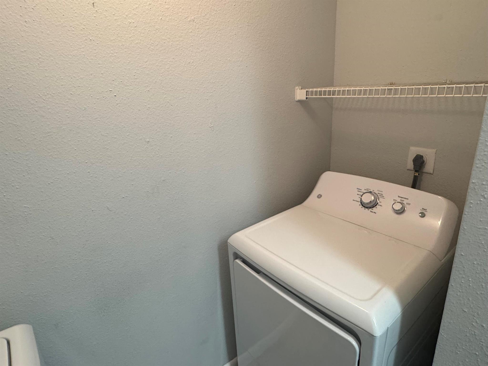 WINDWARD LAKES CONDO - Residential Lease