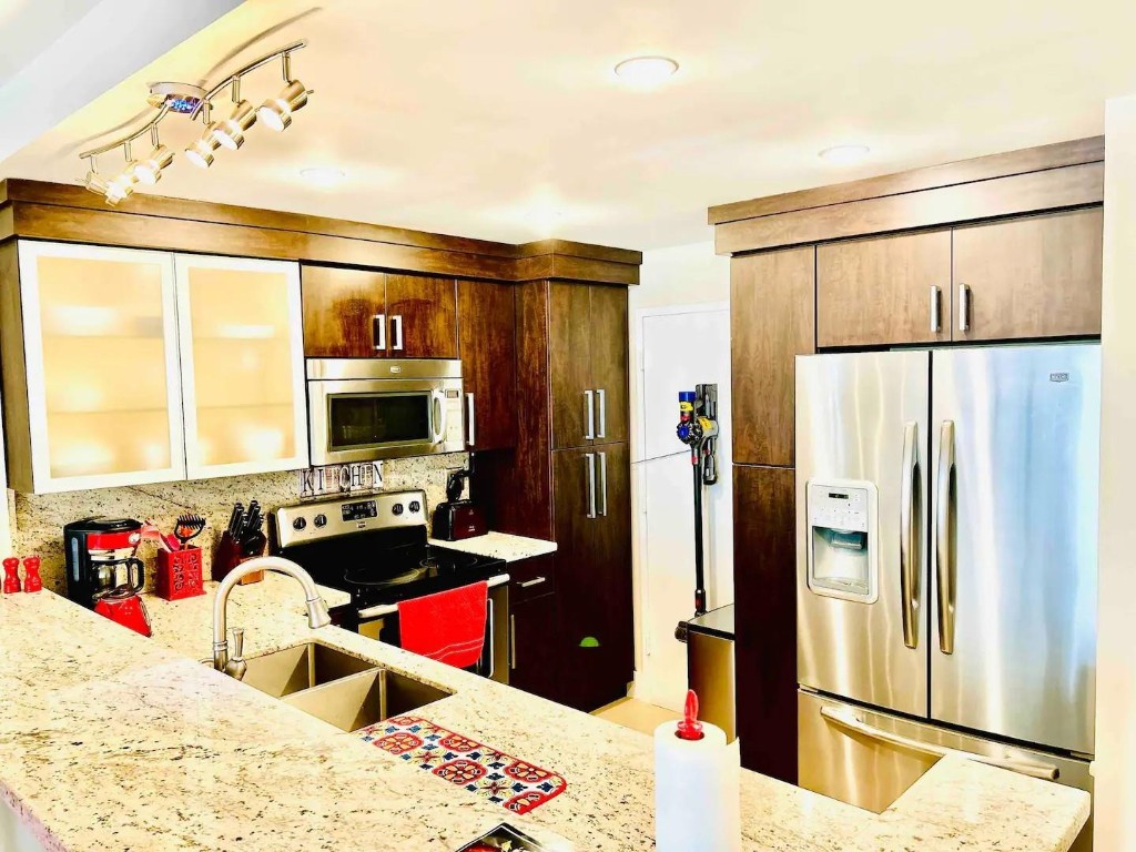 3725 S Ocean Drive 907