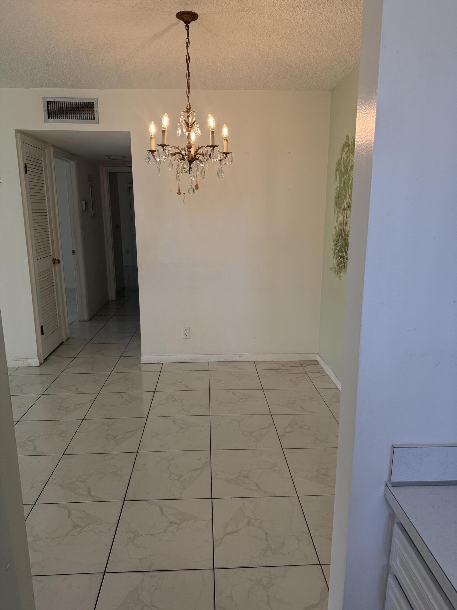 211 Country Lane E A