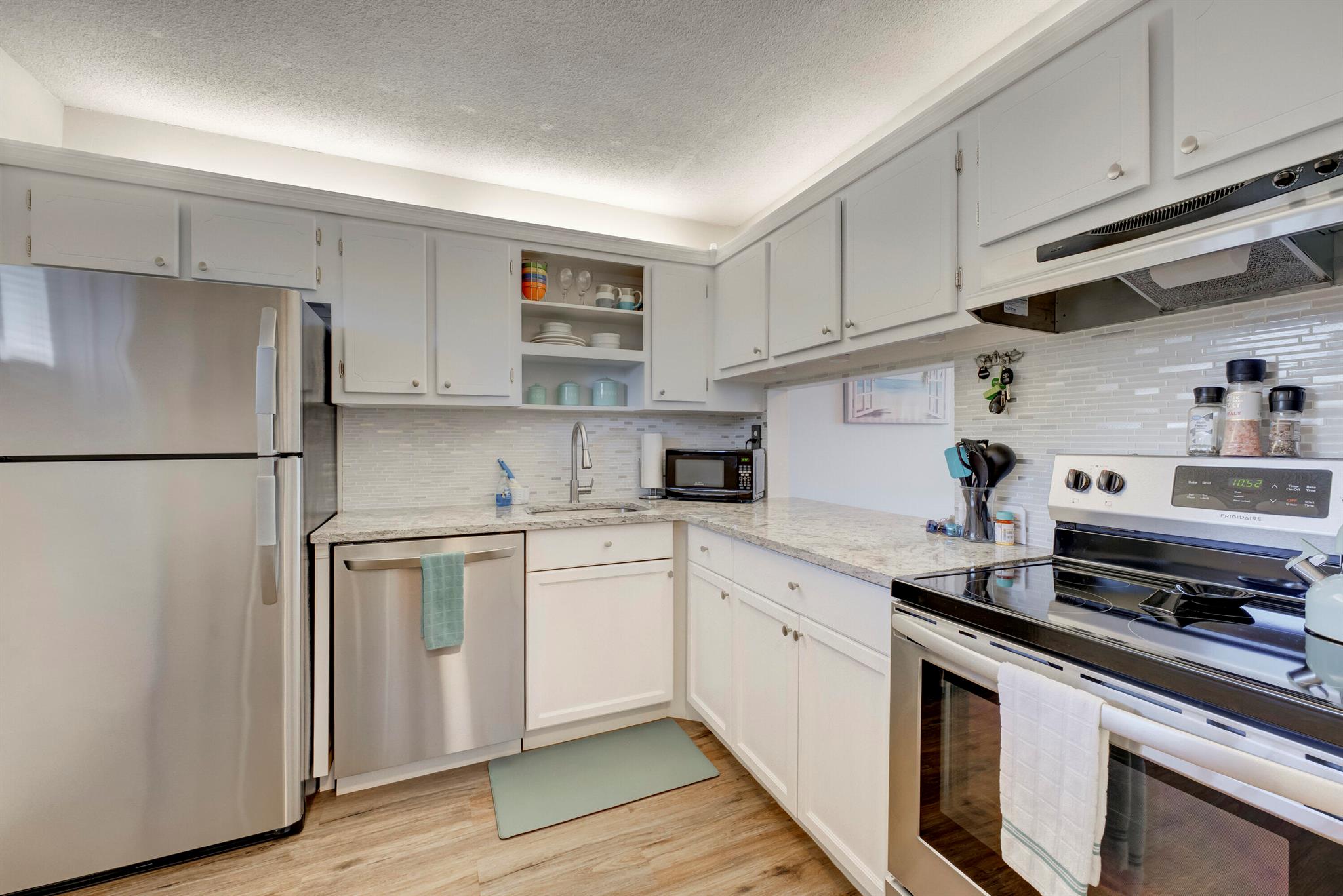 LAKE CLARKE GARDENS CONDO 20B - Residential