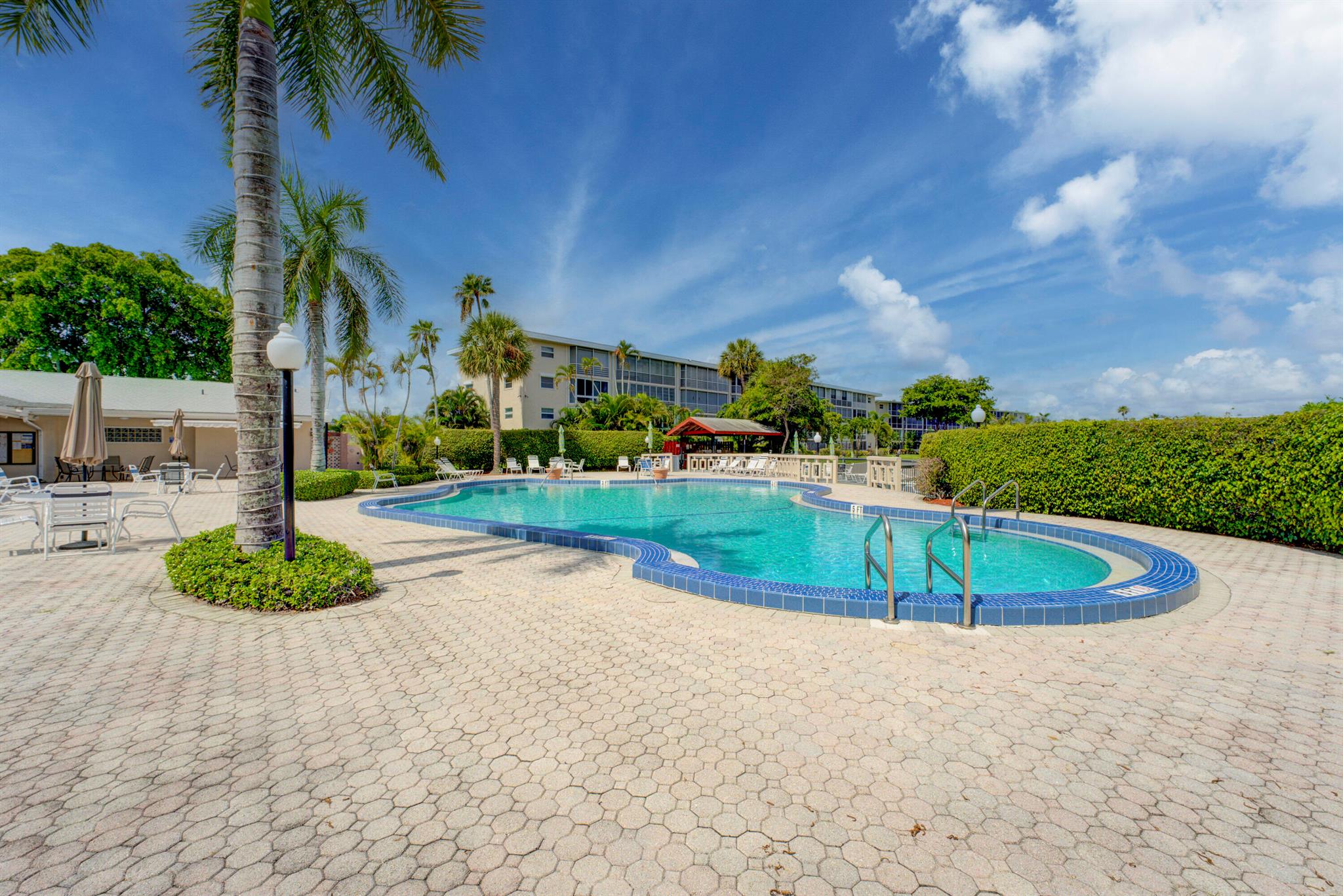 LAKE CLARKE GARDENS CONDO 20B - Residential