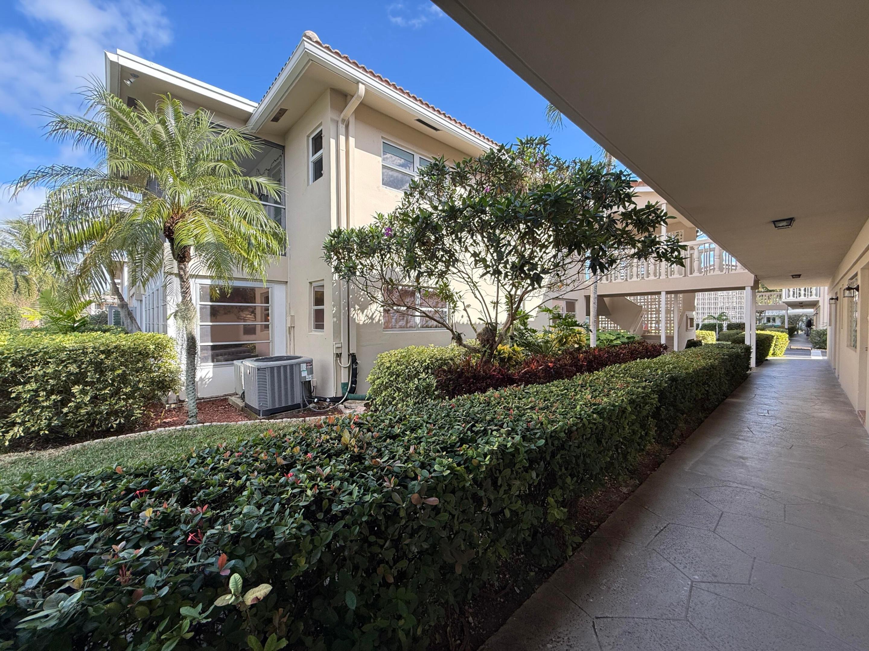 2121 NE 42nd Court 103c