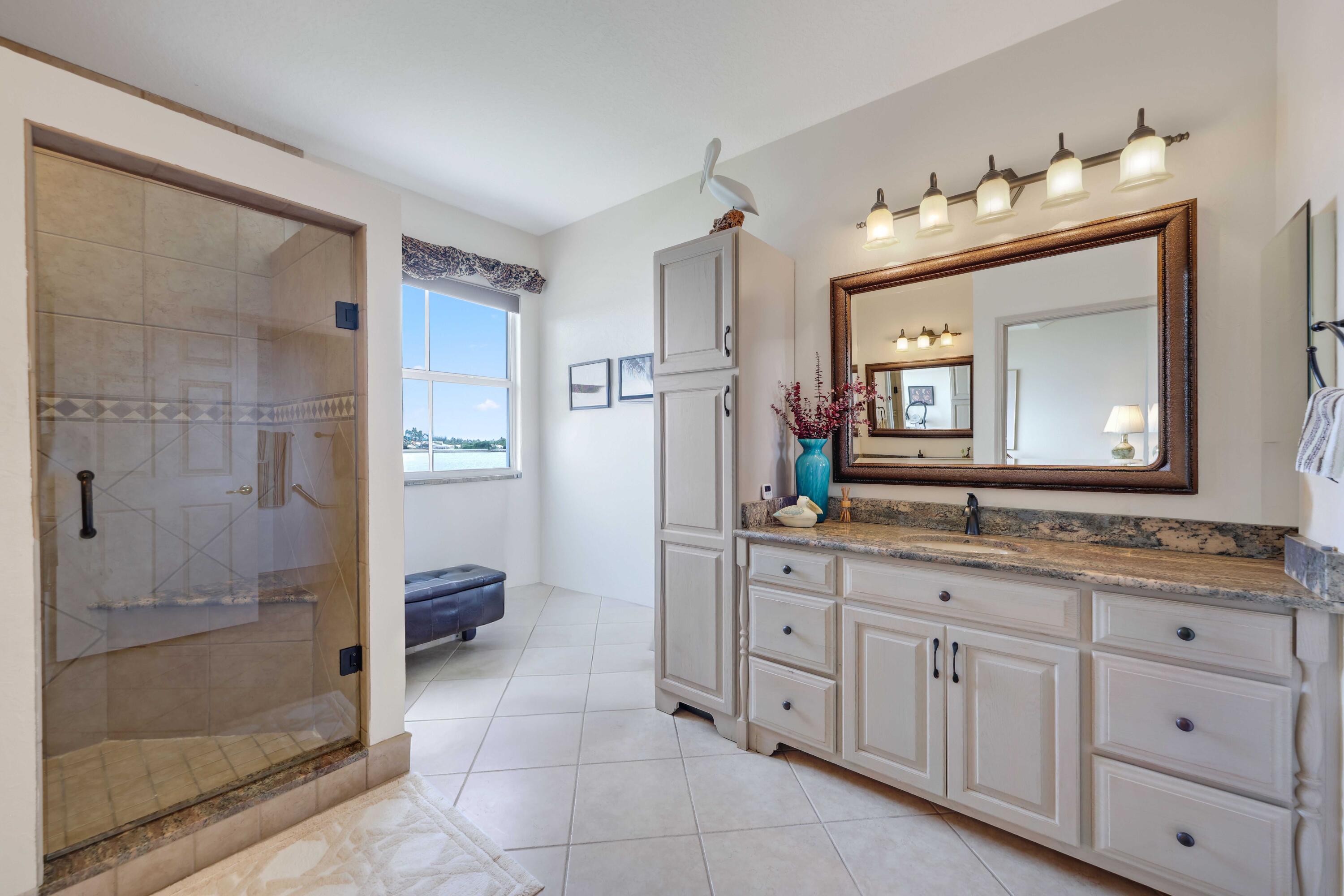 LAS BRISAS - Residential