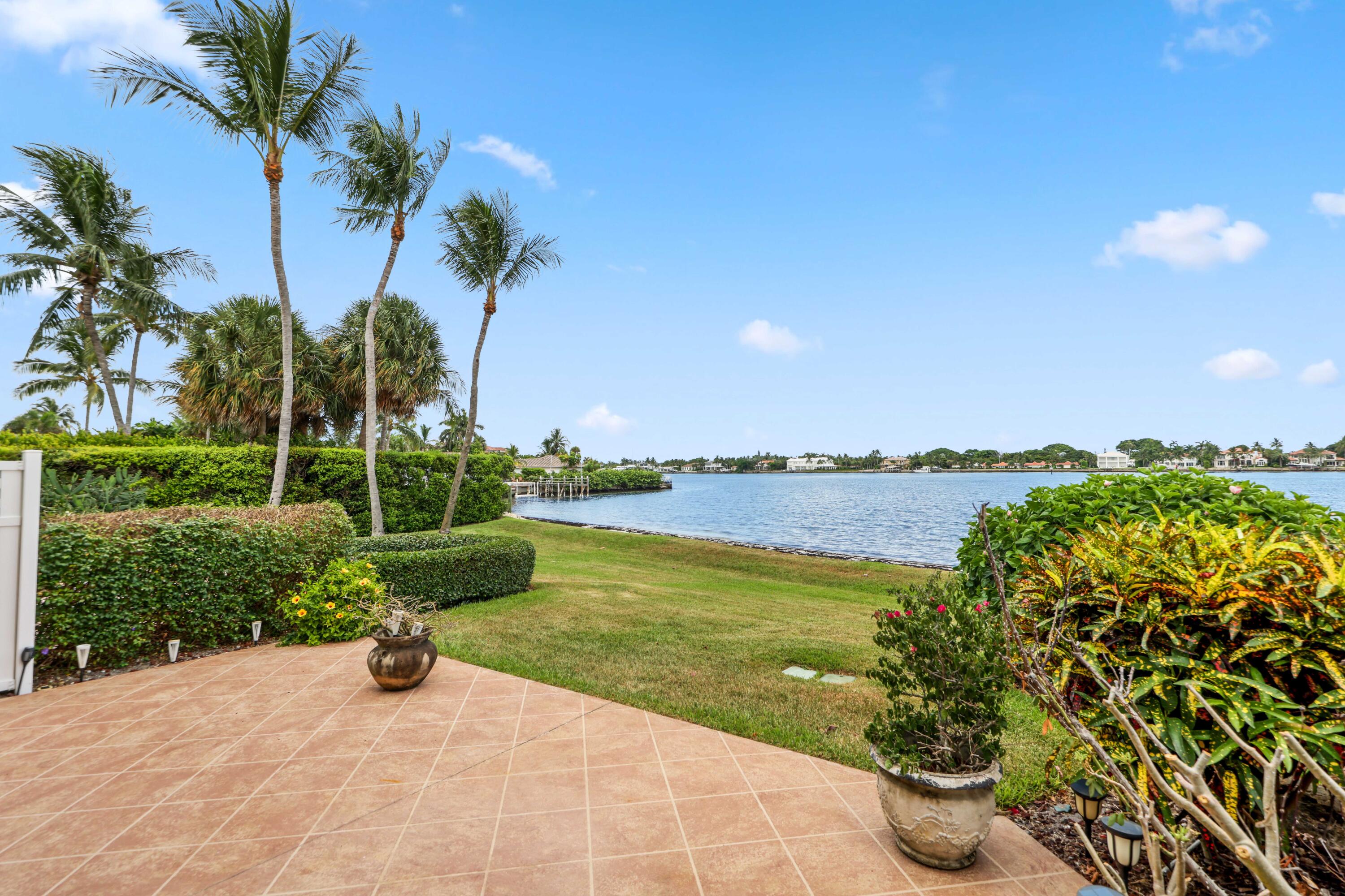 LAS BRISAS - Residential