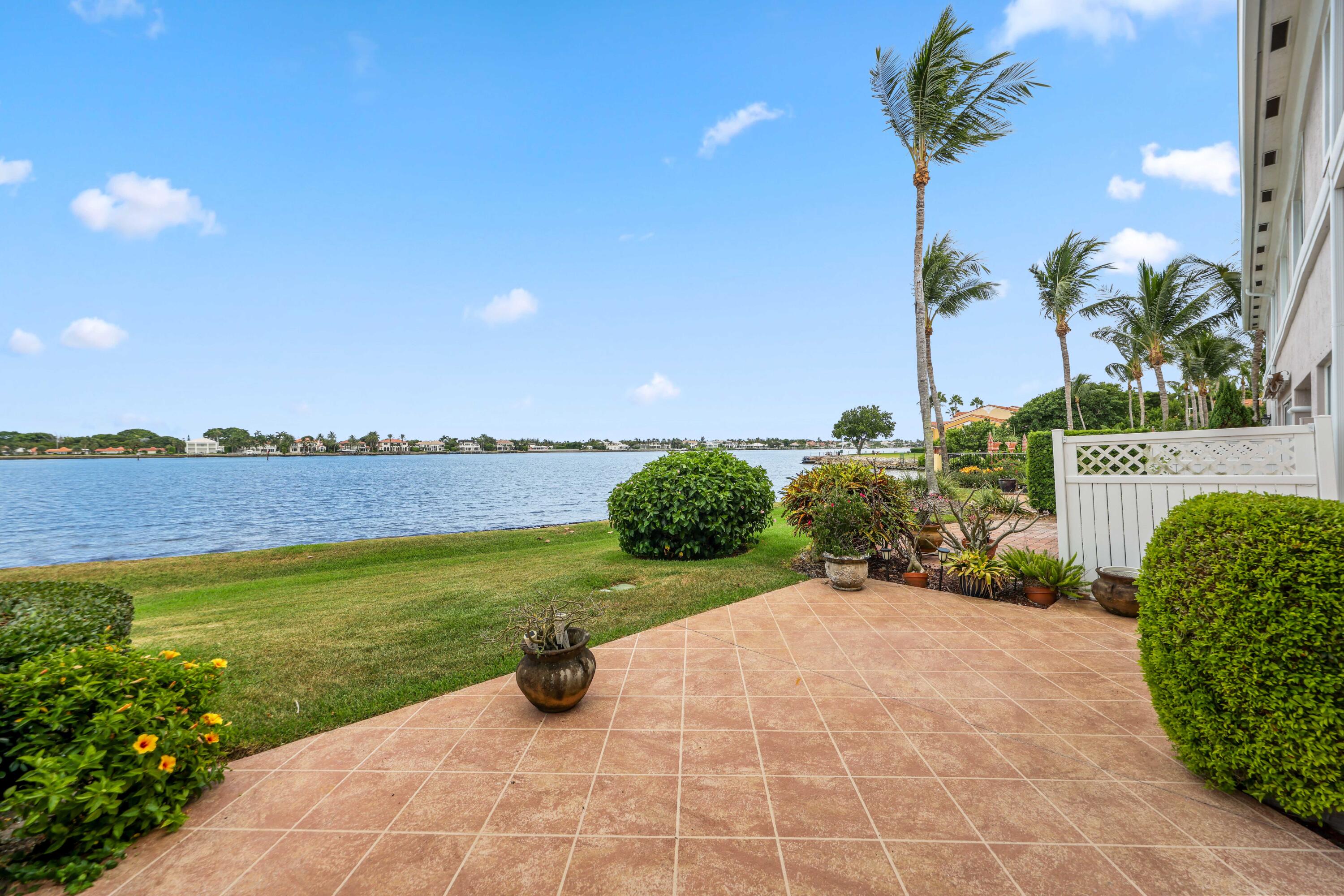 LAS BRISAS - Residential