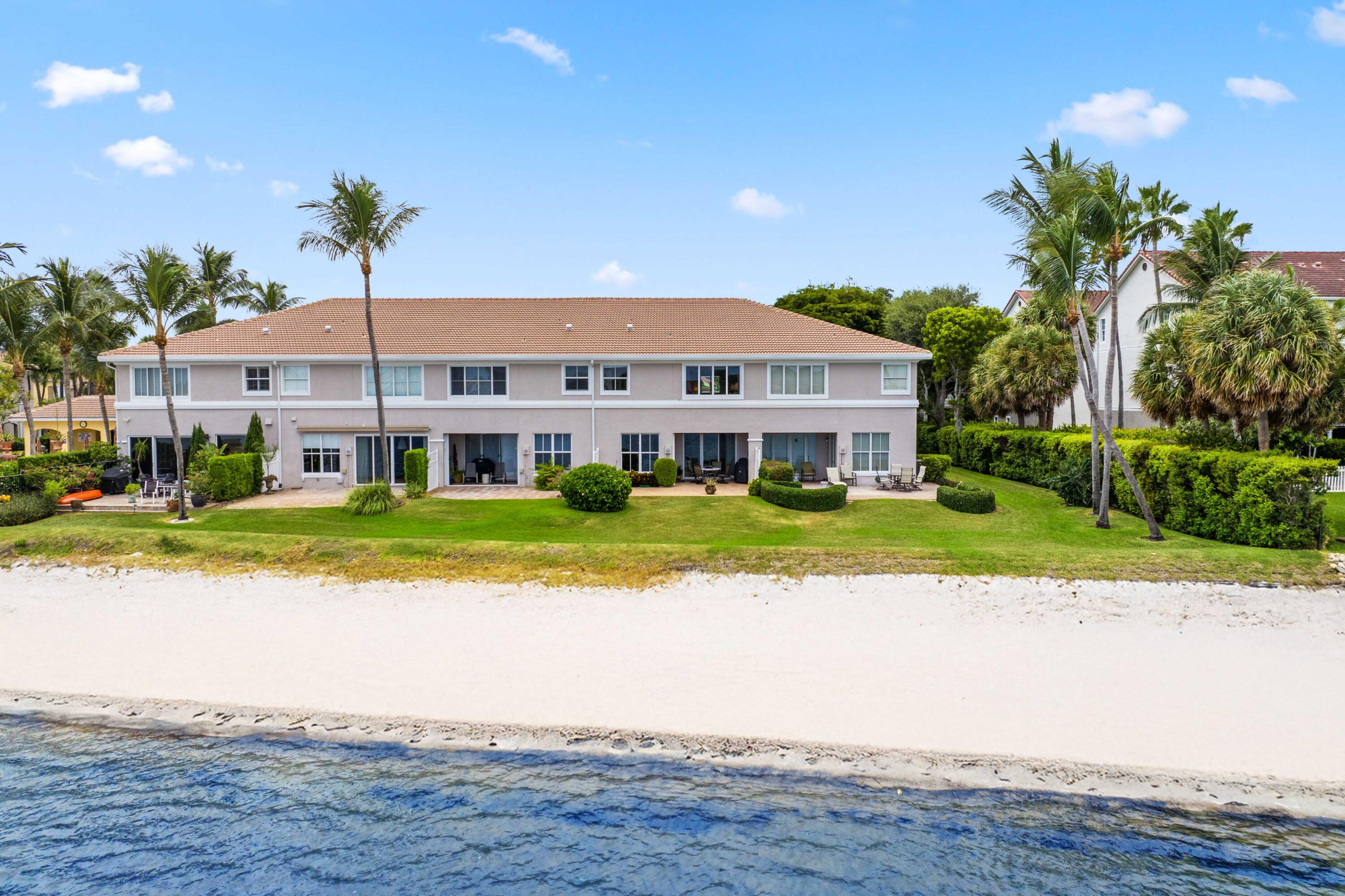 LAS BRISAS - Residential