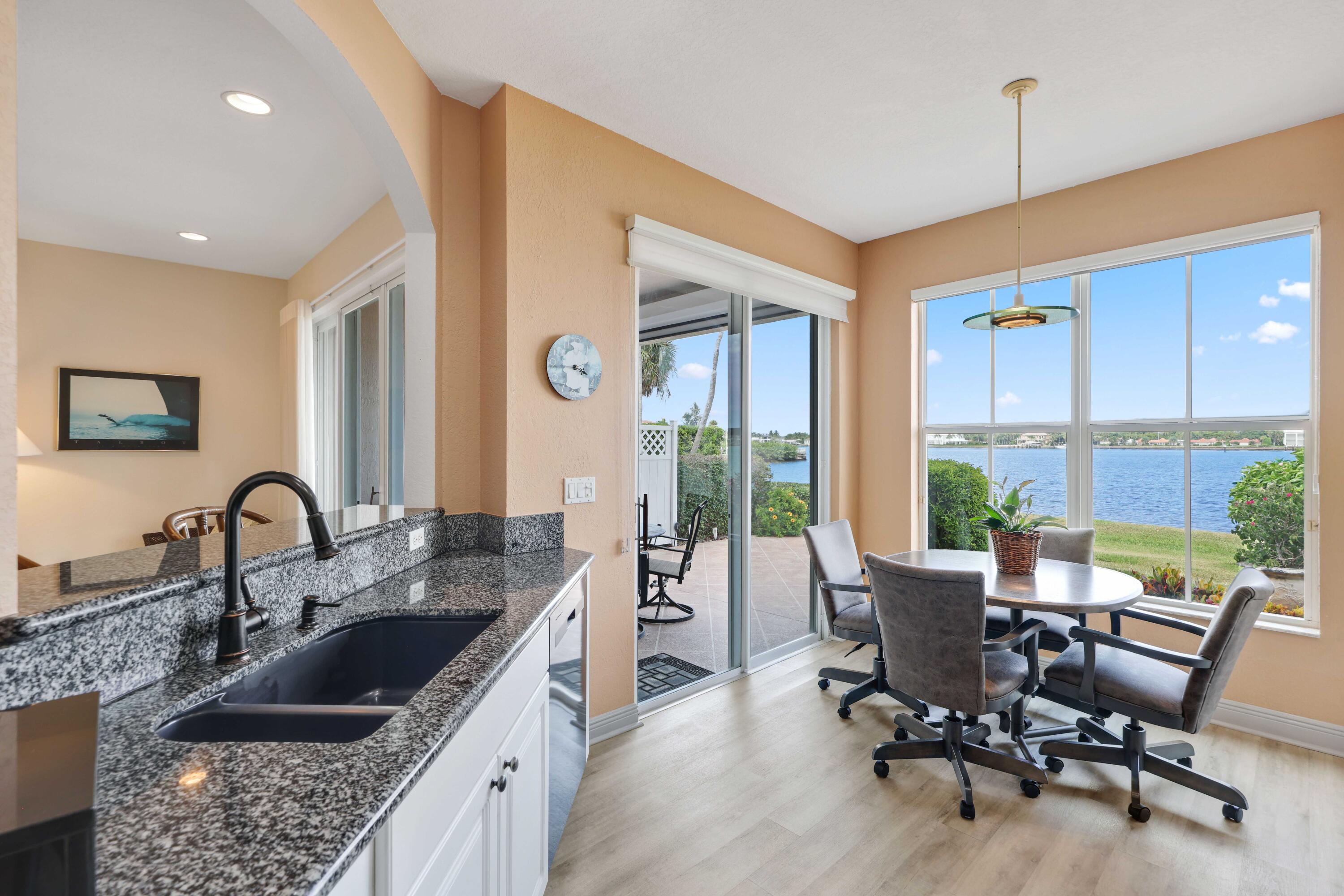 LAS BRISAS - Residential