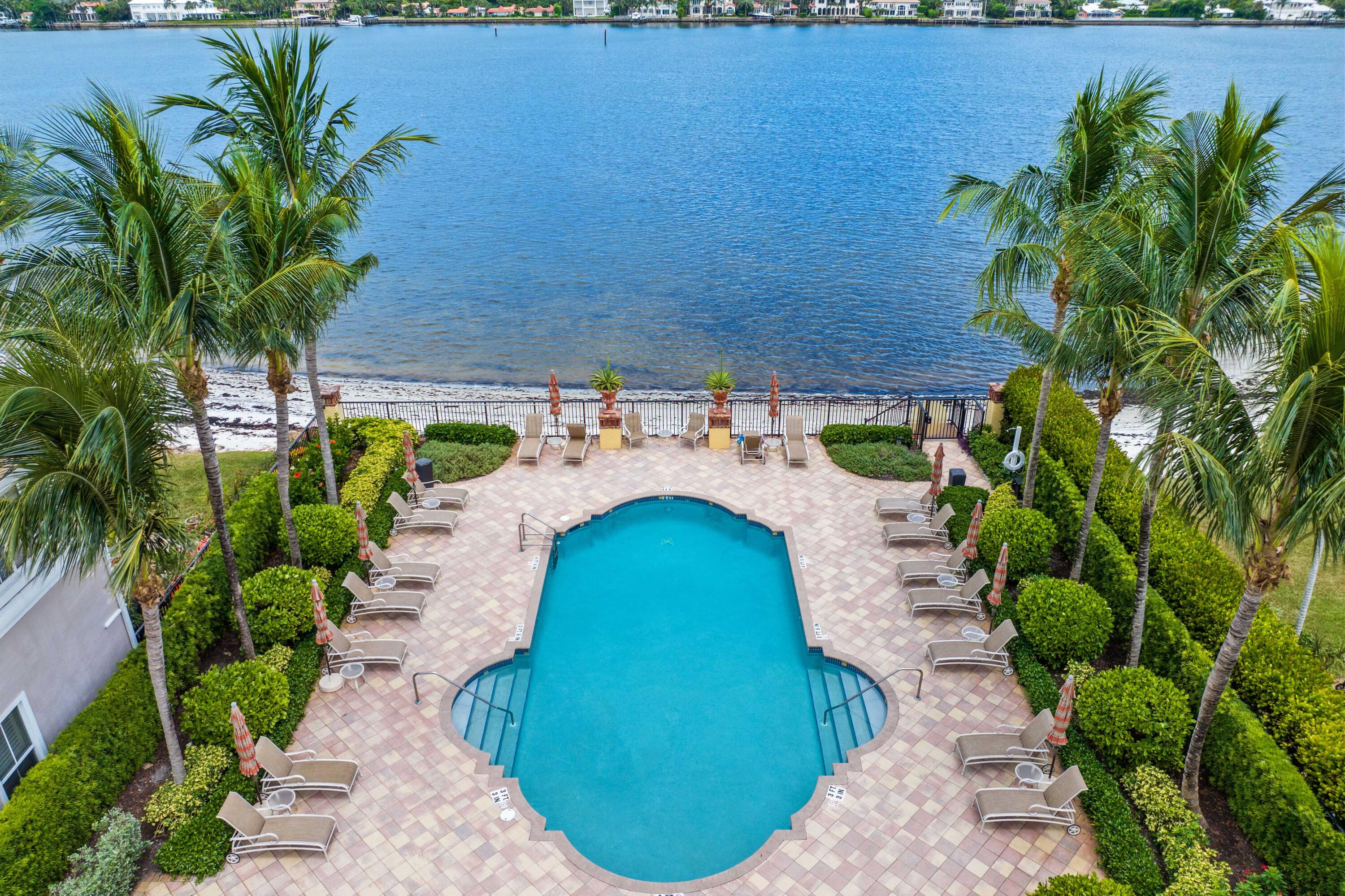 LAS BRISAS - Residential