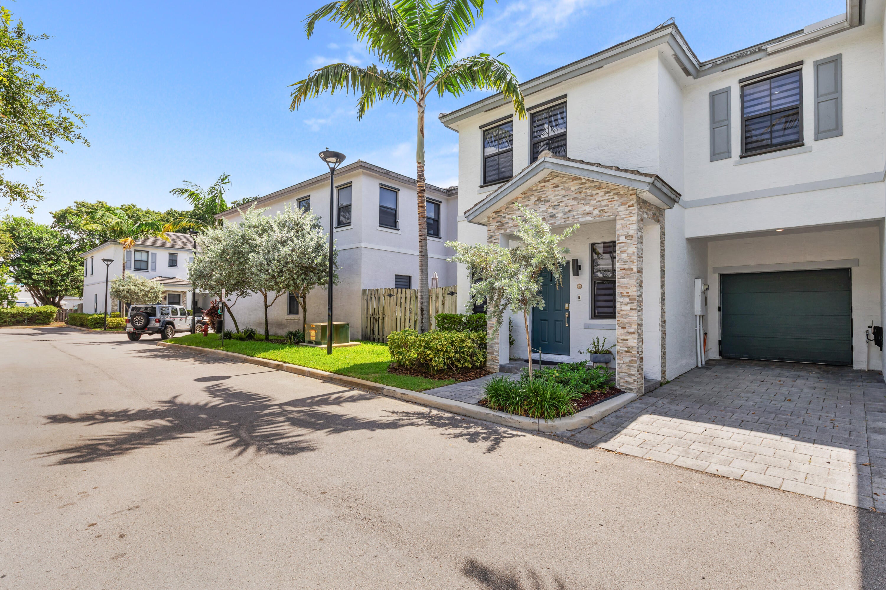 2820 SW 17th Avenue, Fort Lauderdale FL 33315