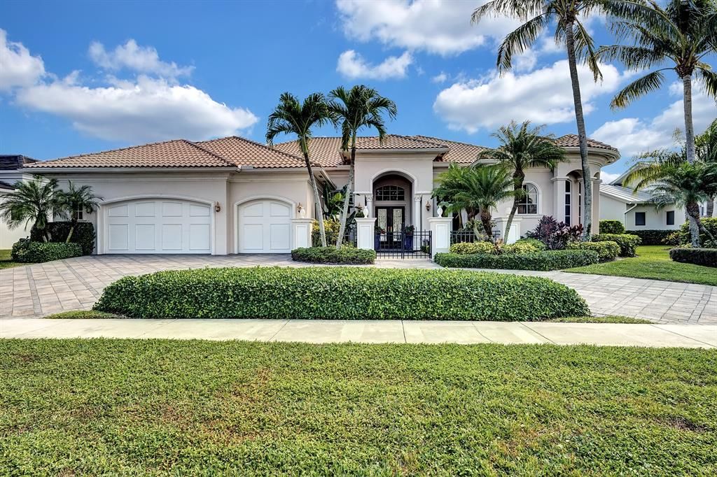 Photo of 4820 Cherry Laurel Lane, Delray Beach, FL 33445 (MLS # R10701030)