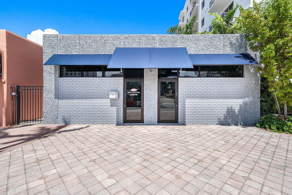 Photo of 127 E BOCA RATON Road, Boca Raton, FL 33432 (MLS # B26078060)
