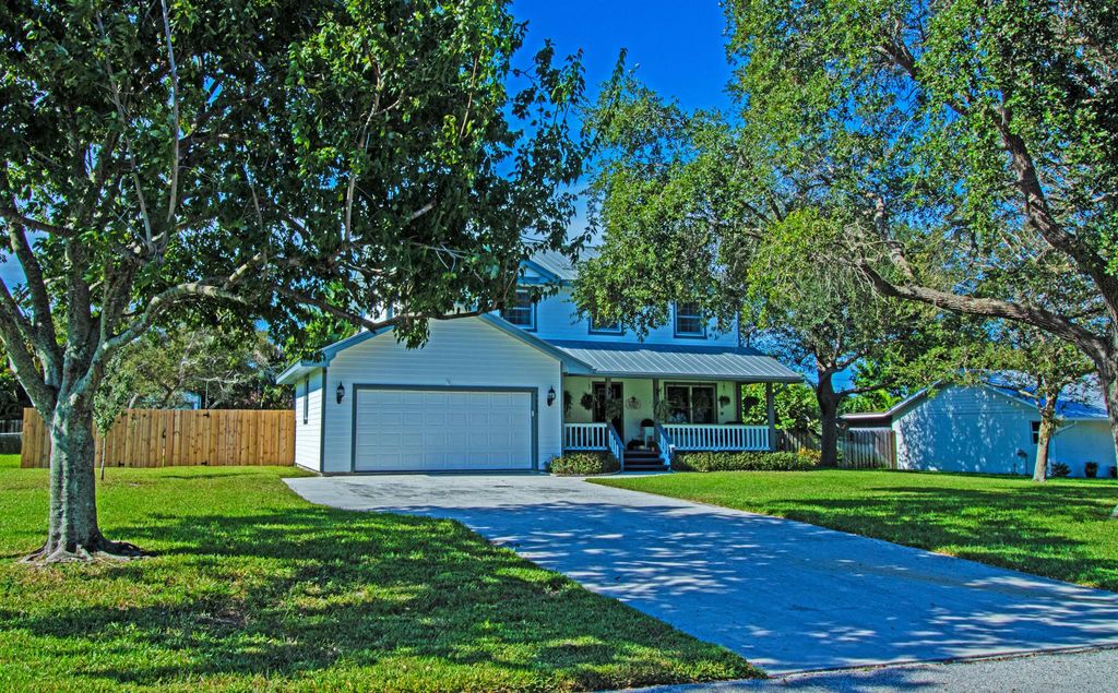 Photo of 7995 SE Palm Street, Hobe Sound, FL 33455 (MLS # R10918888)