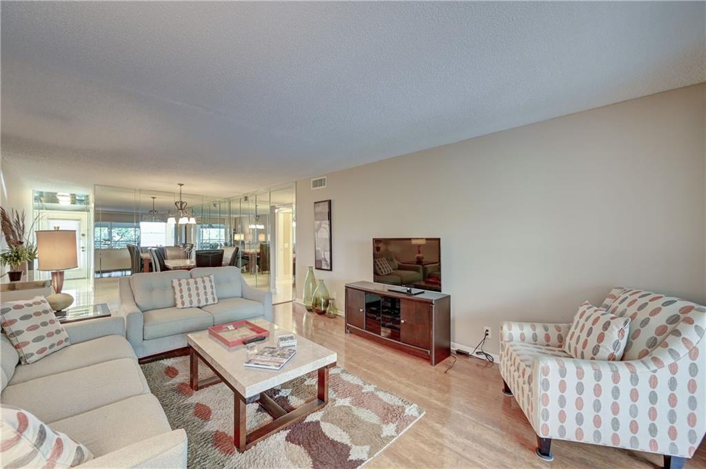 WYNMOOR COUNTRY CLUB - Residential
