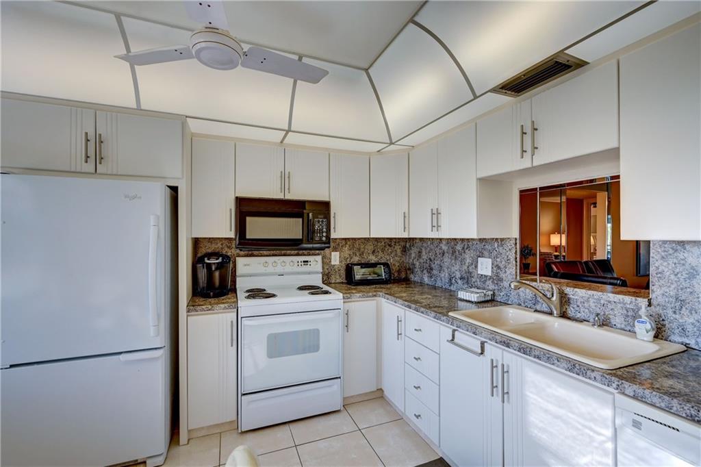 WYNMOOR COUNTRY CLUB - Residential