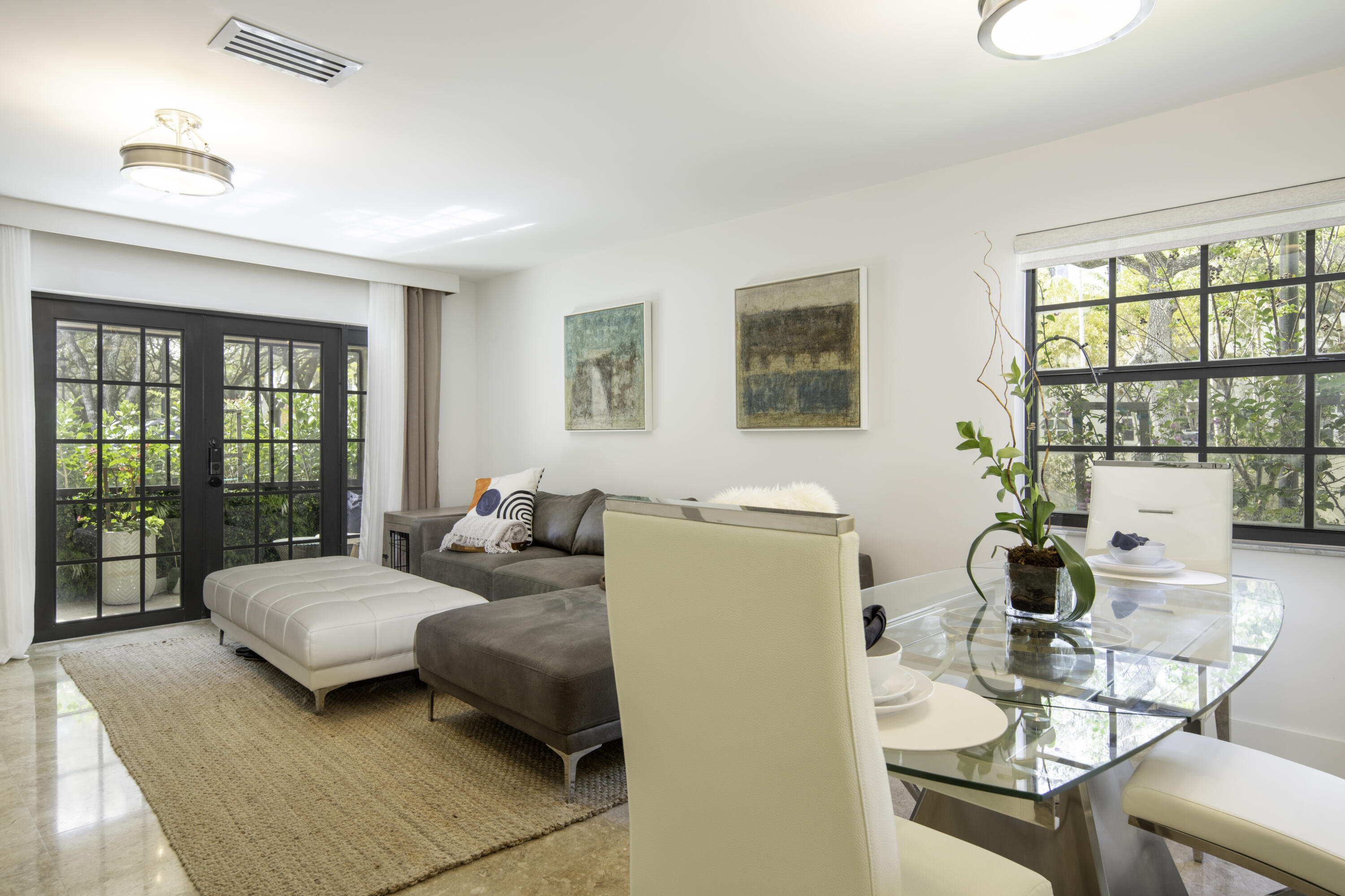 VILLAGE TOWNHOUSES-JACARANDA - Residential