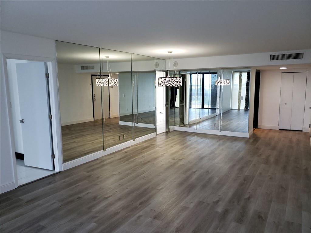 Washington Tower - Residential