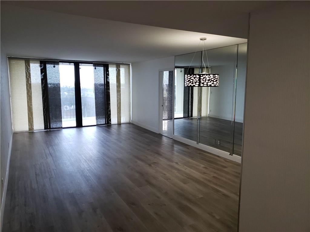 Washington Tower - Residential