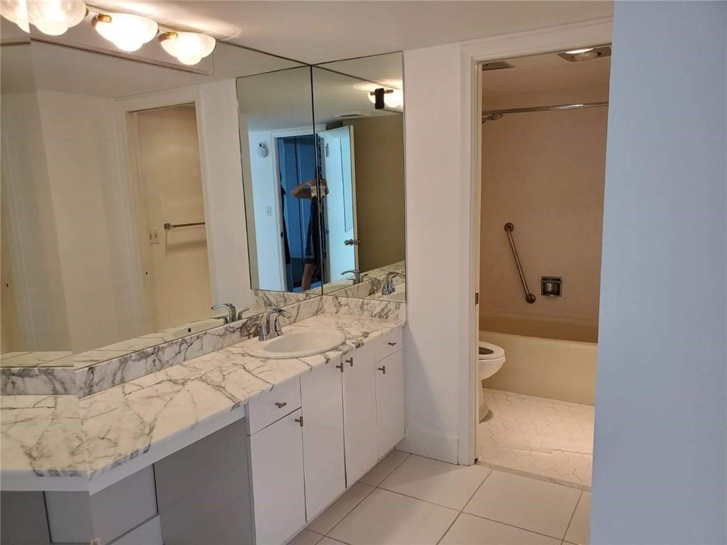 Washington Tower - Residential