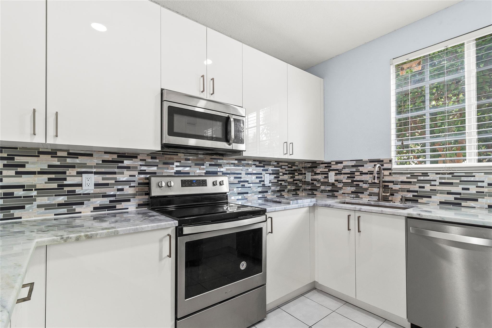 Sawgrass Exchange 165-2 B - Residential Lease