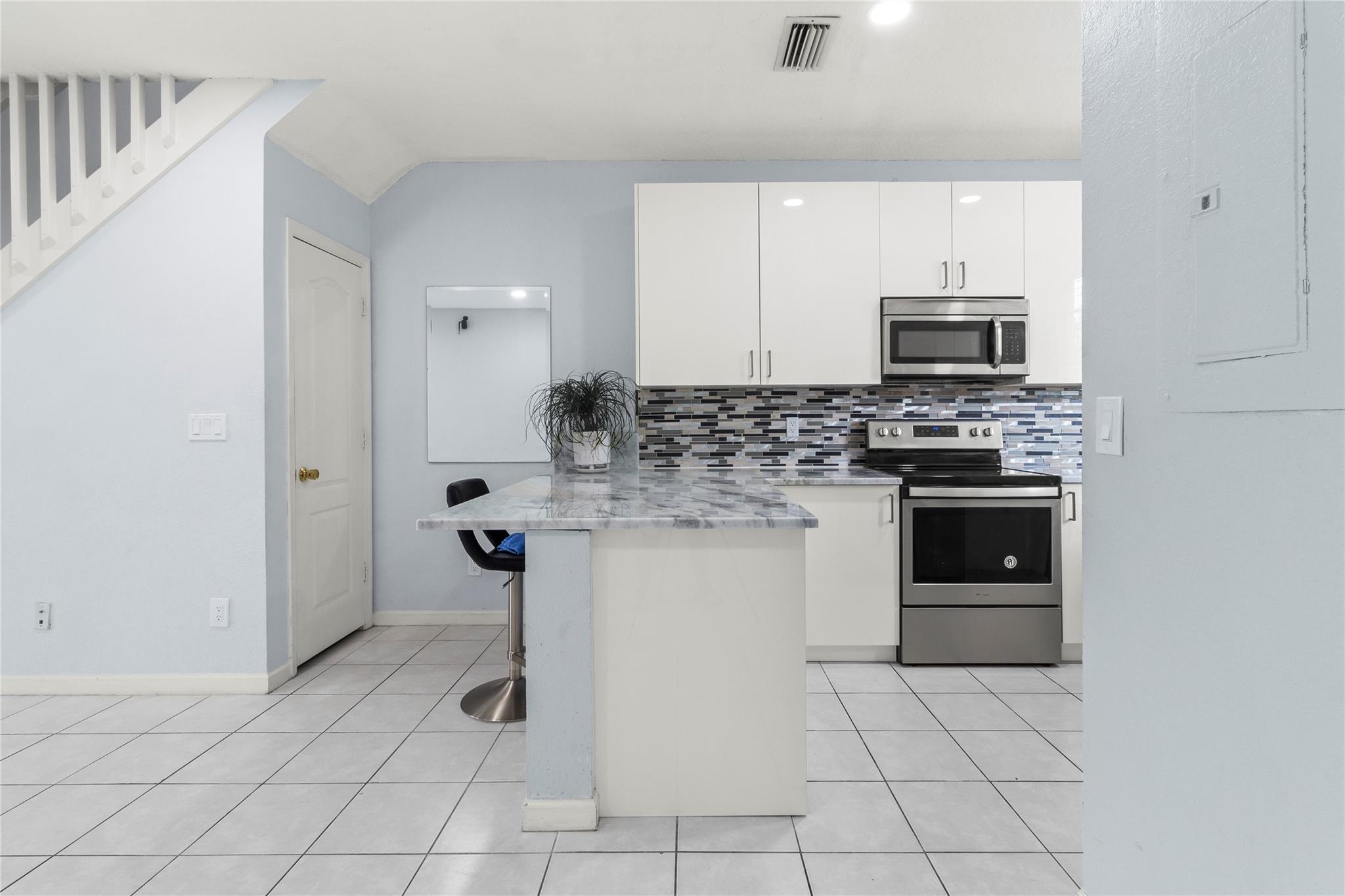 Sawgrass Exchange 165-2 B - Residential Lease