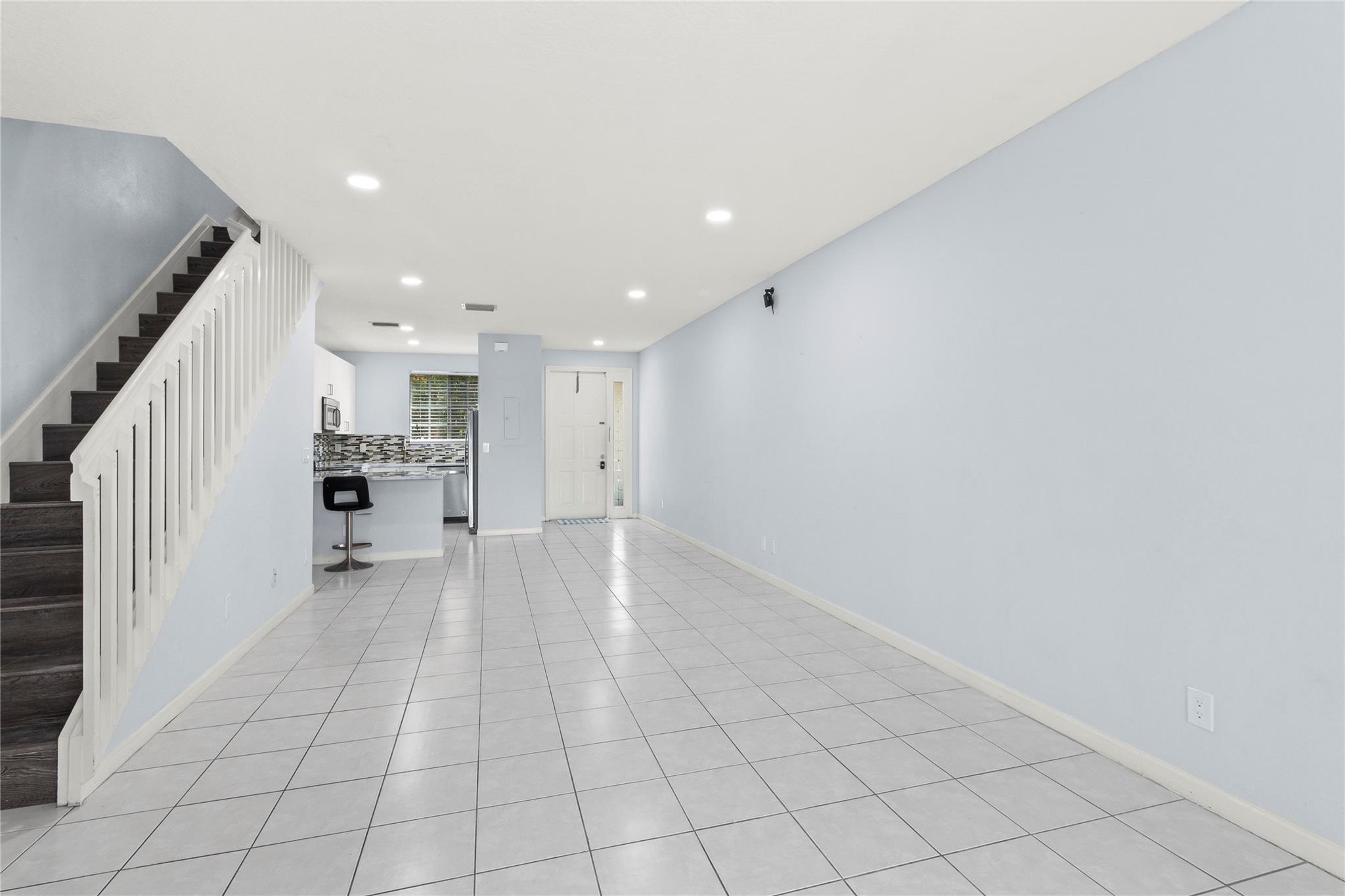 Sawgrass Exchange 165-2 B - Residential Lease