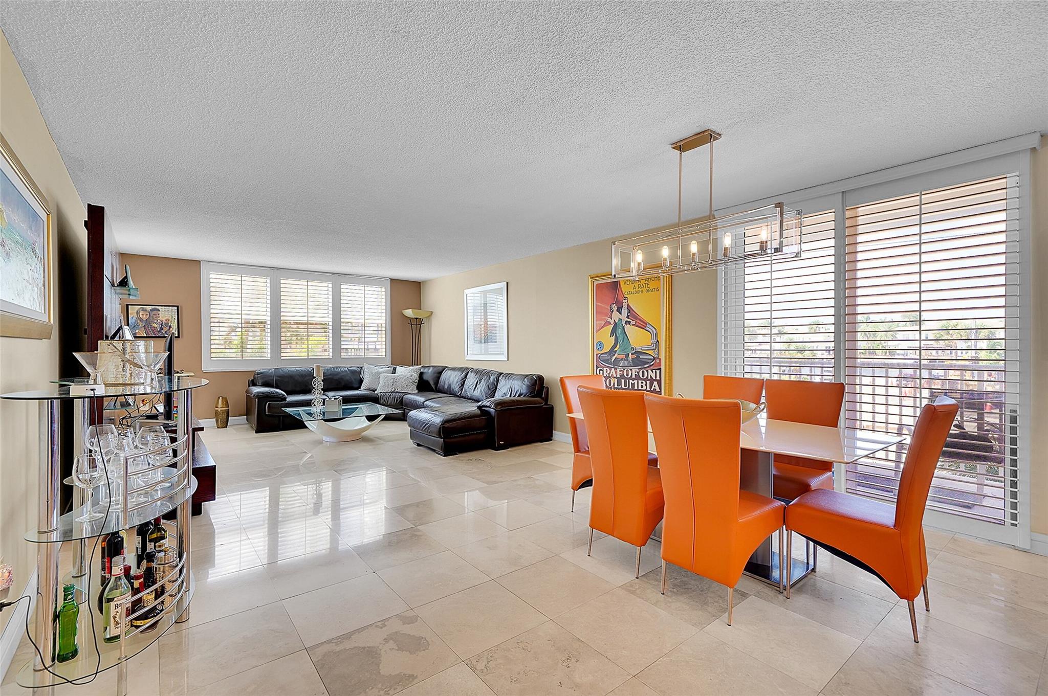 STRATFORD TOWERS - Residential