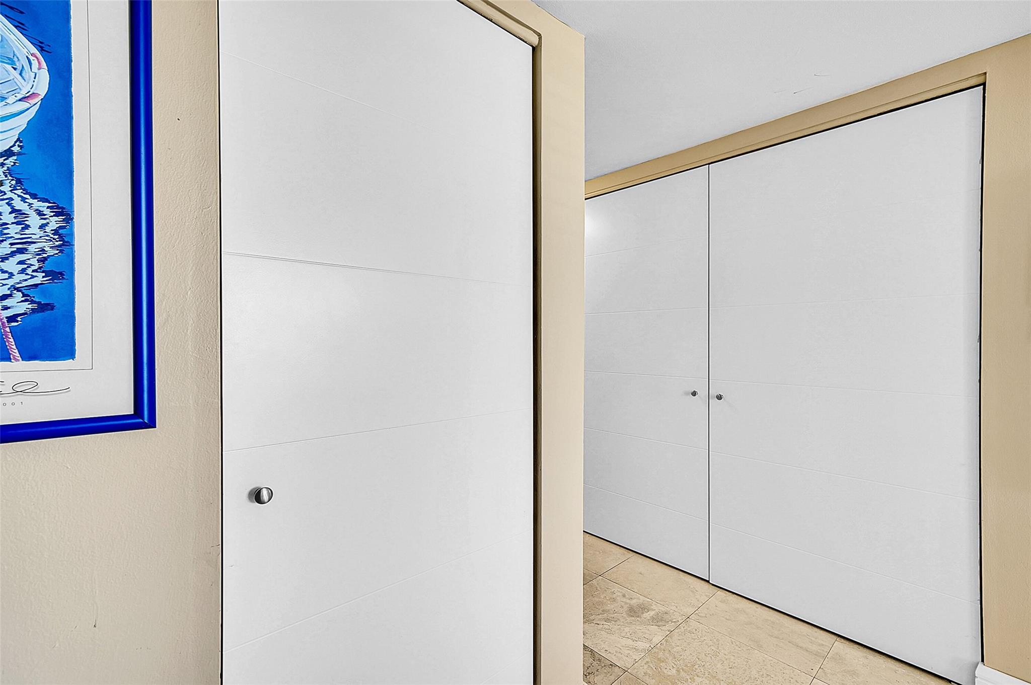 STRATFORD TOWERS - Residential