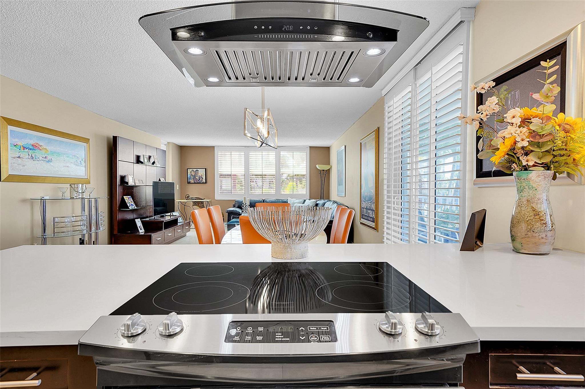 STRATFORD TOWERS - Residential