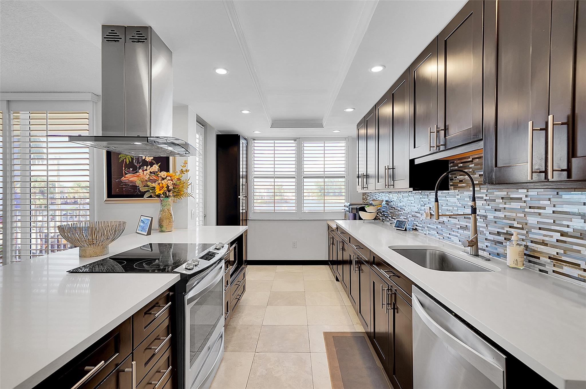 STRATFORD TOWERS - Residential