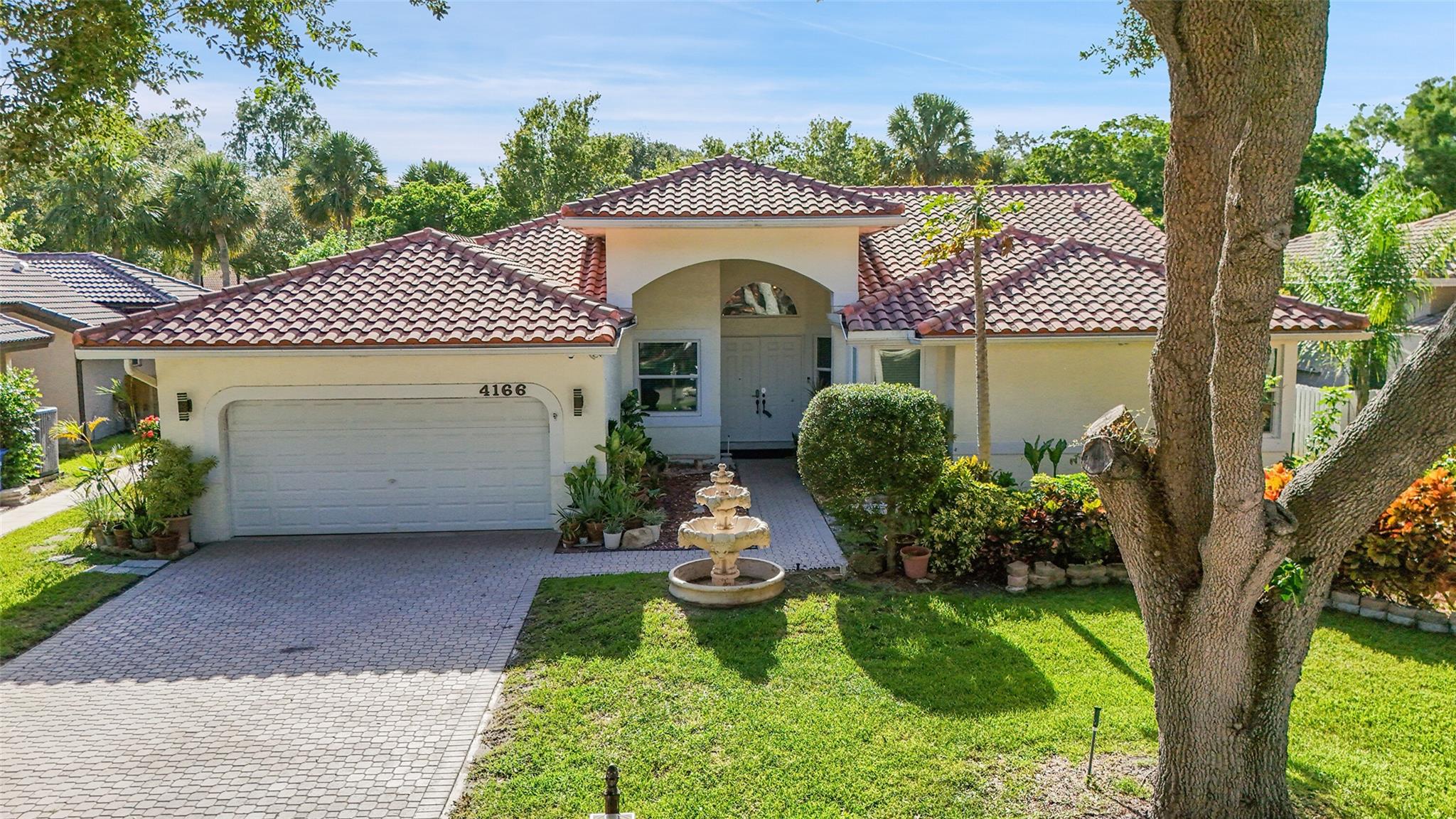 4166 NW 66th Ter