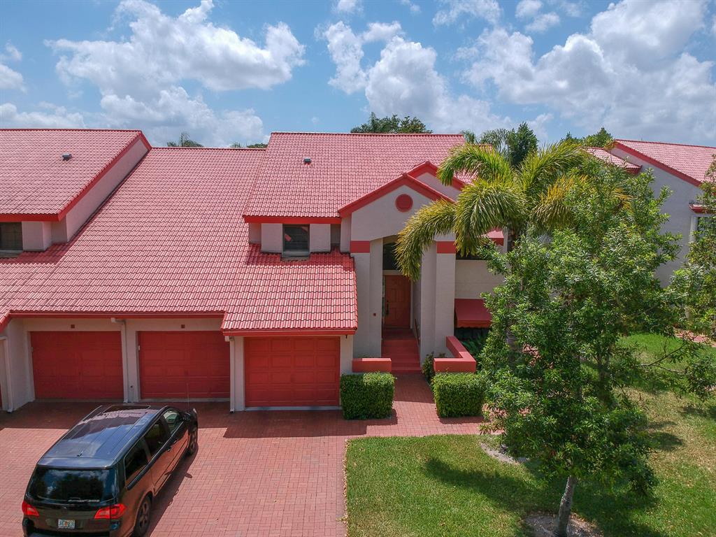 LEXINGTON CLUB VILLAS CONDO - Residential