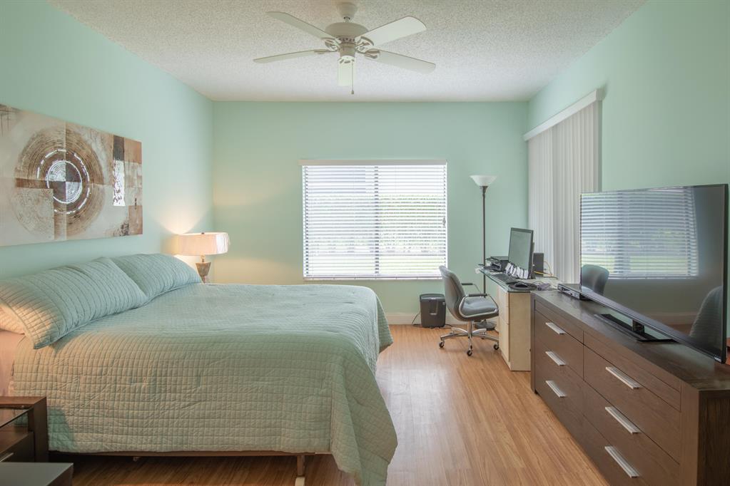 LEXINGTON CLUB VILLAS CONDO - Residential