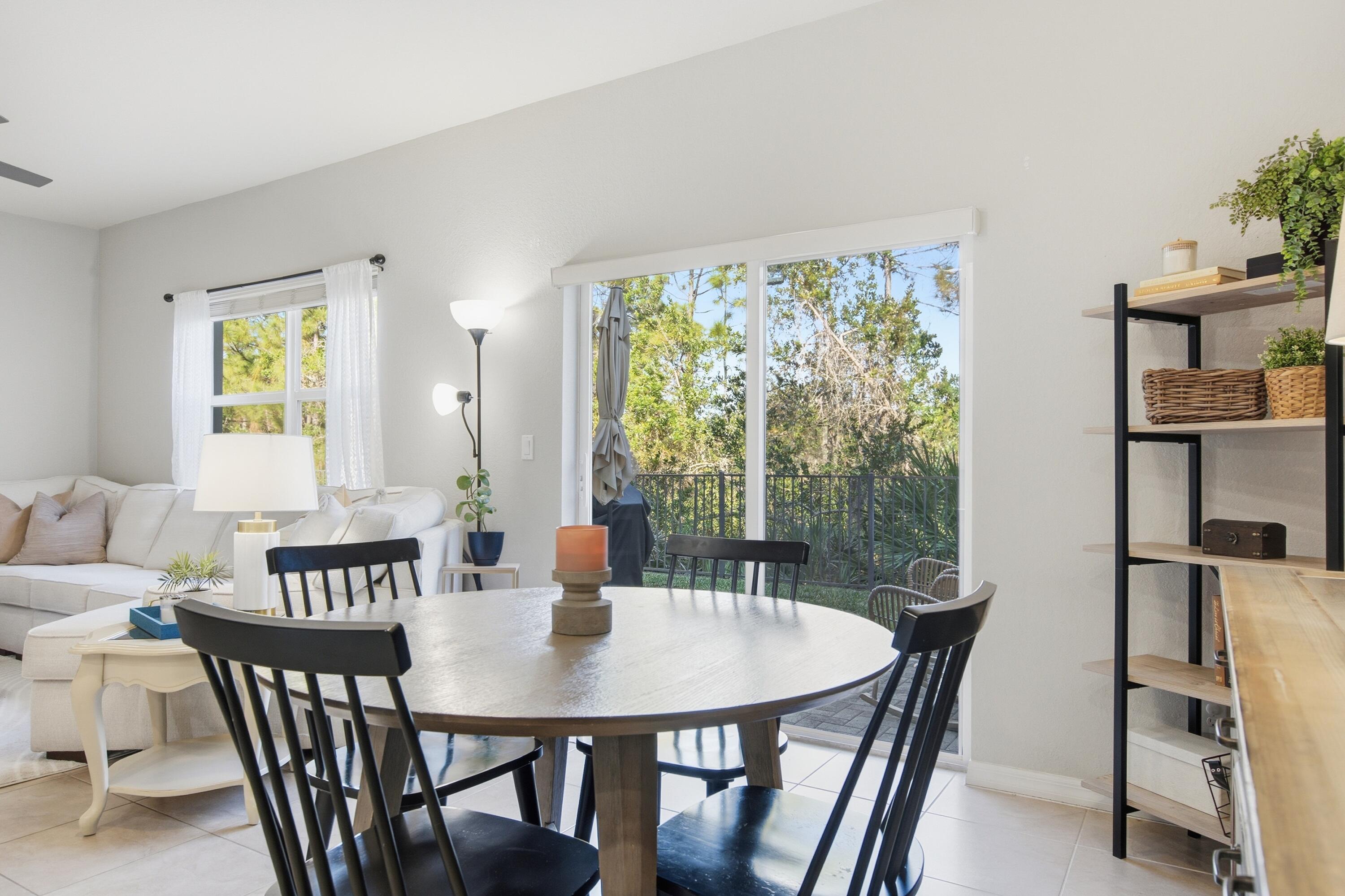 75 SW Squirrel Nest Way