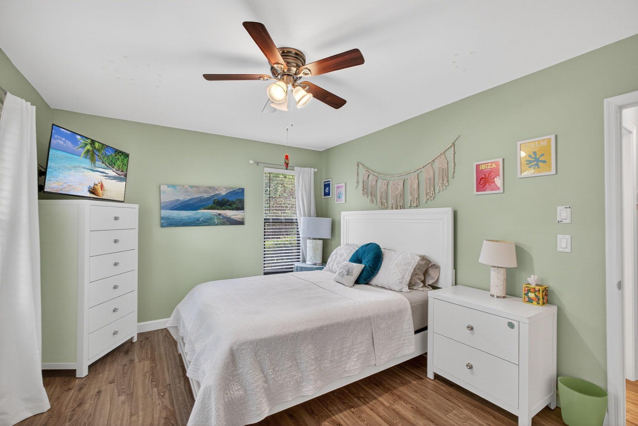 PINECREST LAKES - Residential