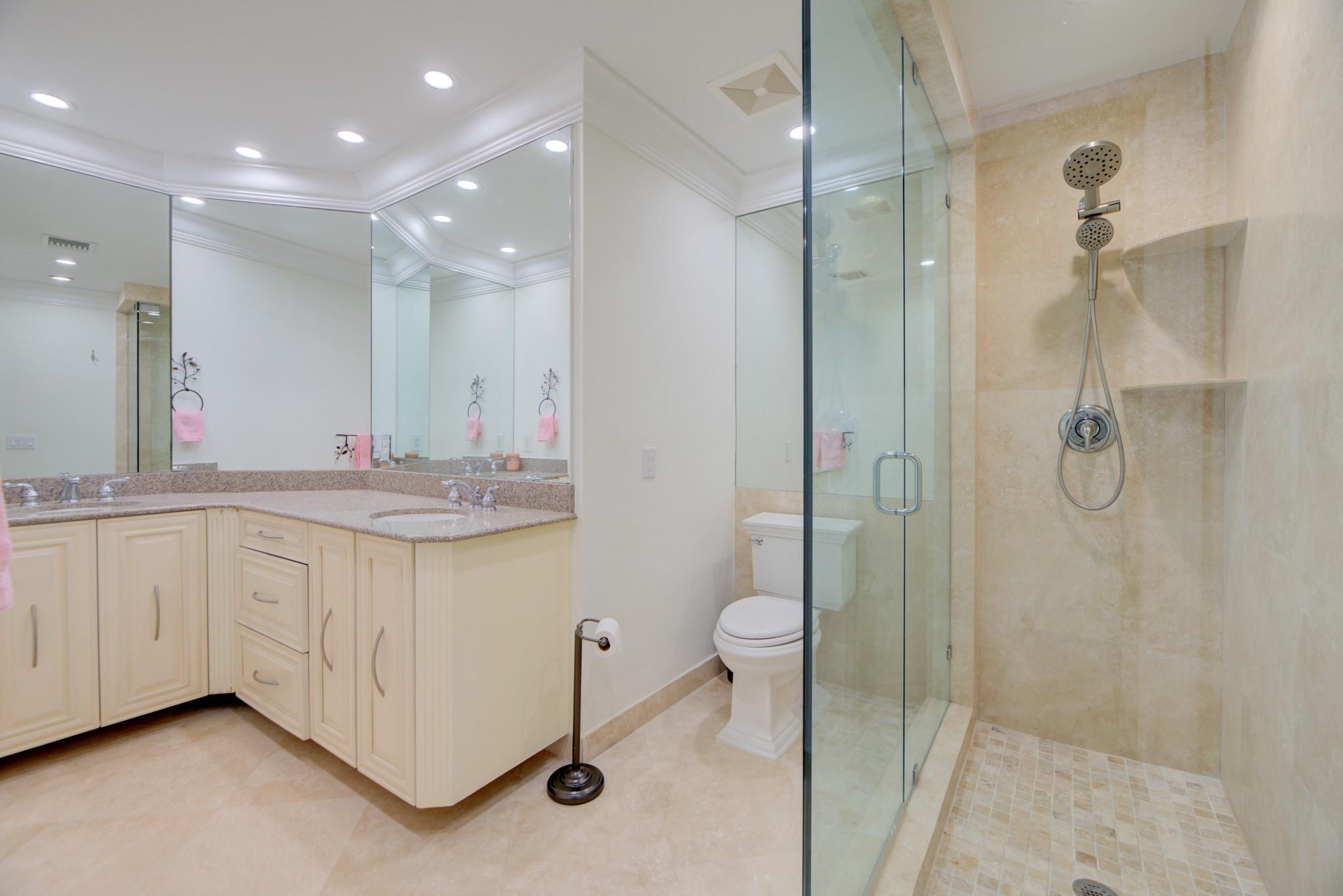 Venetian Condominium - Residential