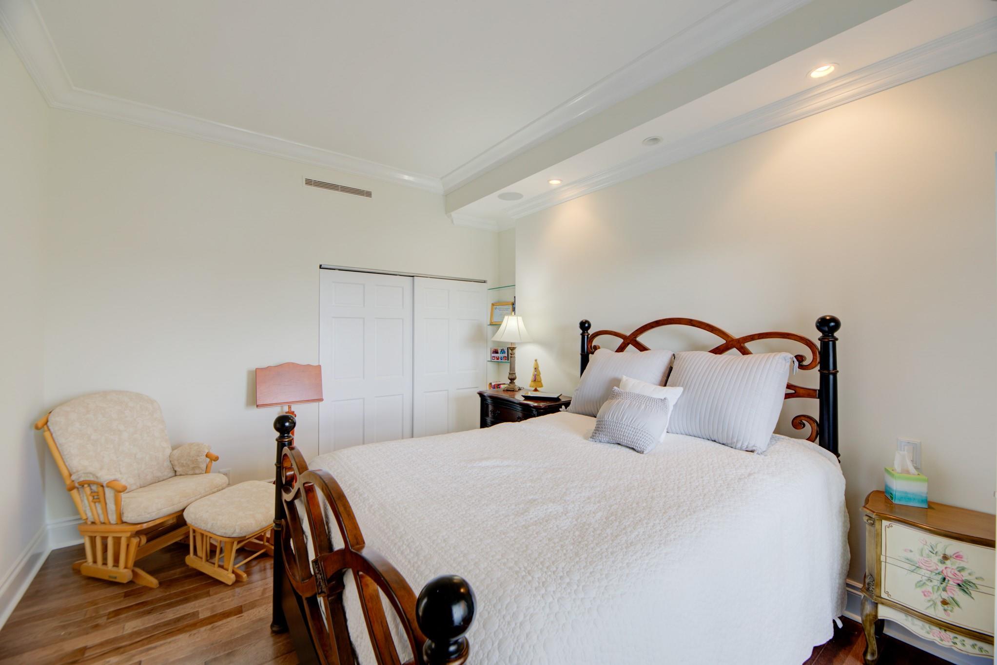 Venetian Condominium - Residential