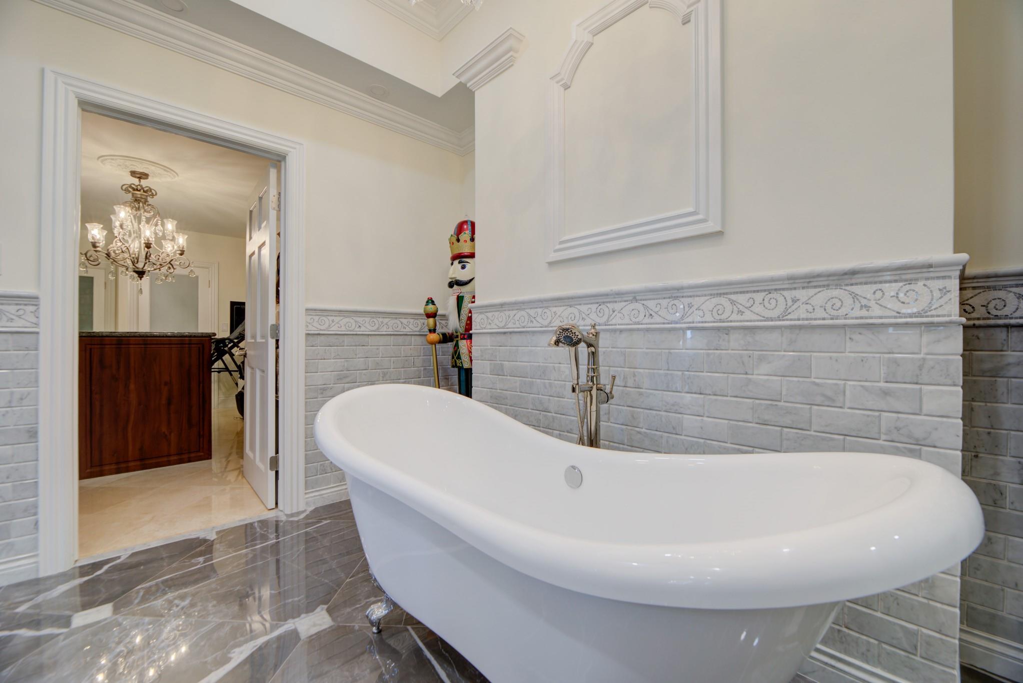 Venetian Condominium - Residential