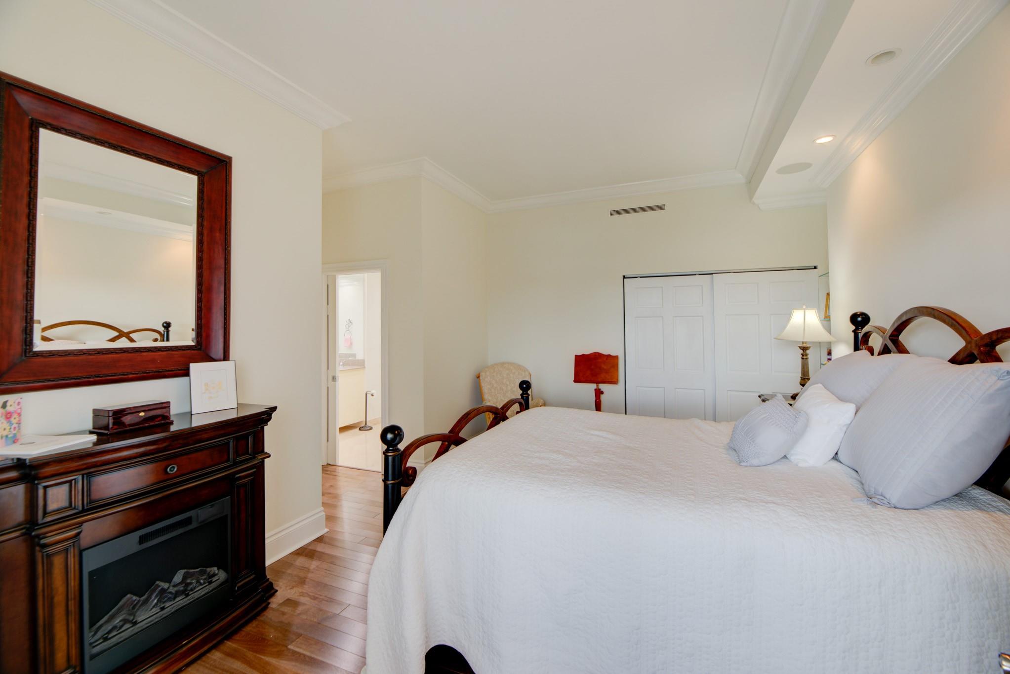 Venetian Condominium - Residential