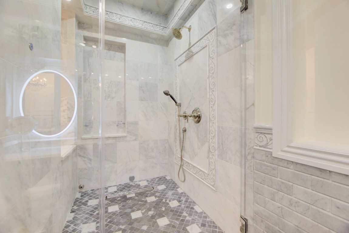 Venetian Condominium - Residential