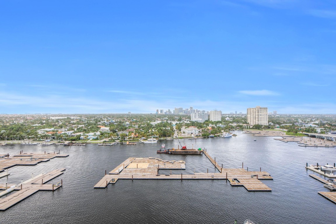 Venetian Condominium - Residential