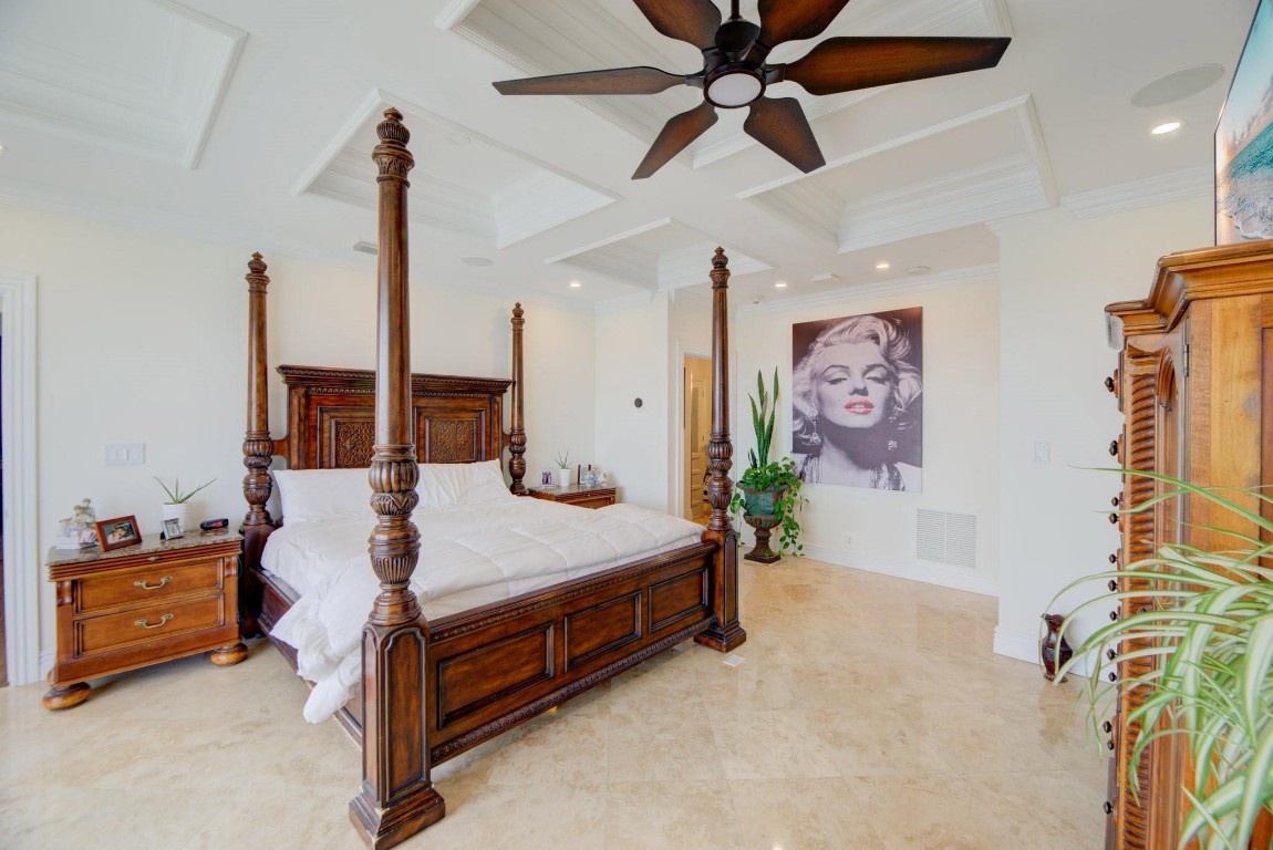 Venetian Condominium - Residential