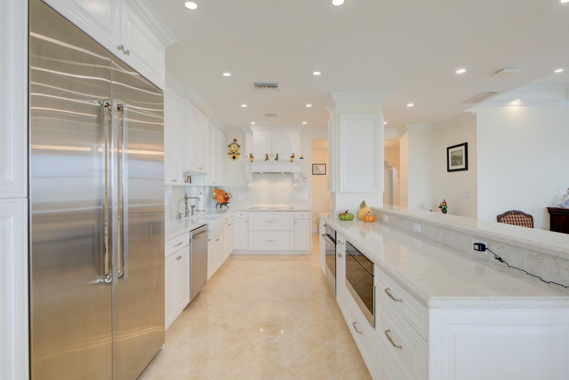 Venetian Condominium - Residential