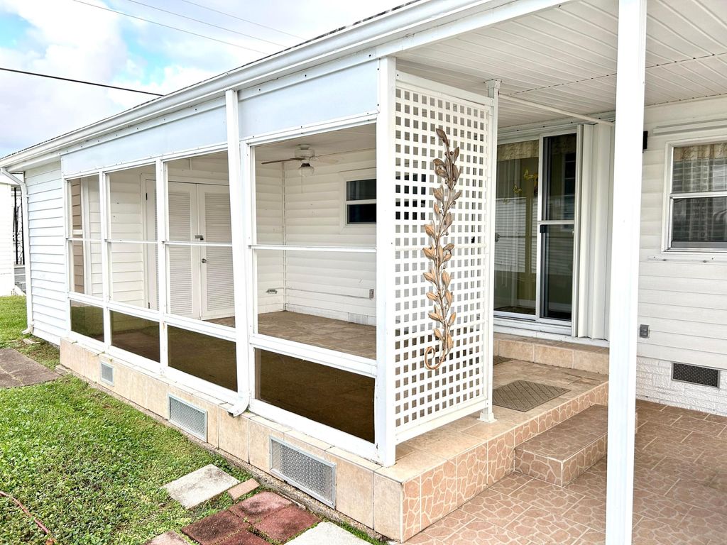 Photo of 1401 S 33 Road, Hollywood, FL 33021 (MLS # R11164576)