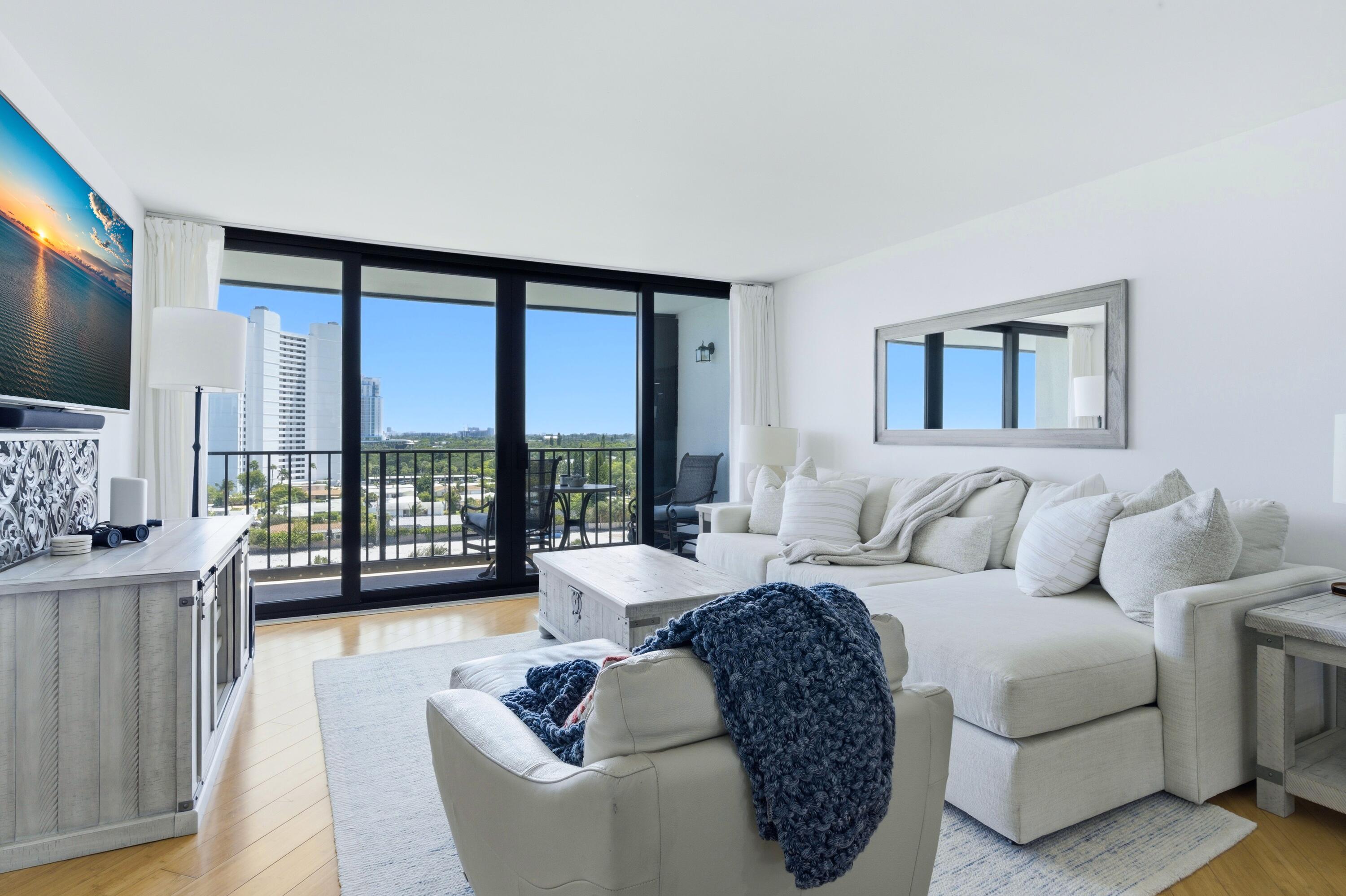 PALM BEACH HOUSE CONDO - Residential