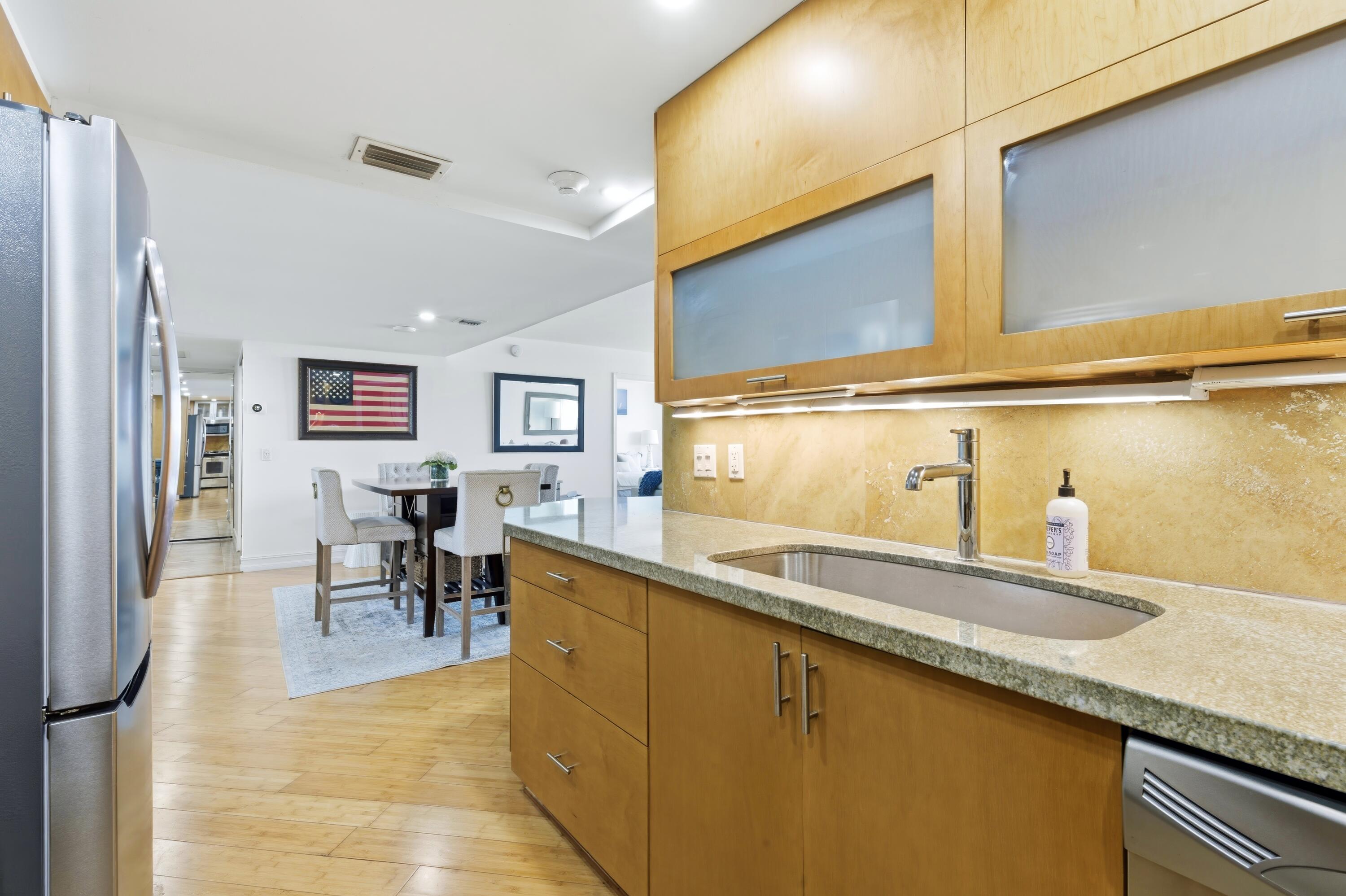 PALM BEACH HOUSE CONDO - Residential