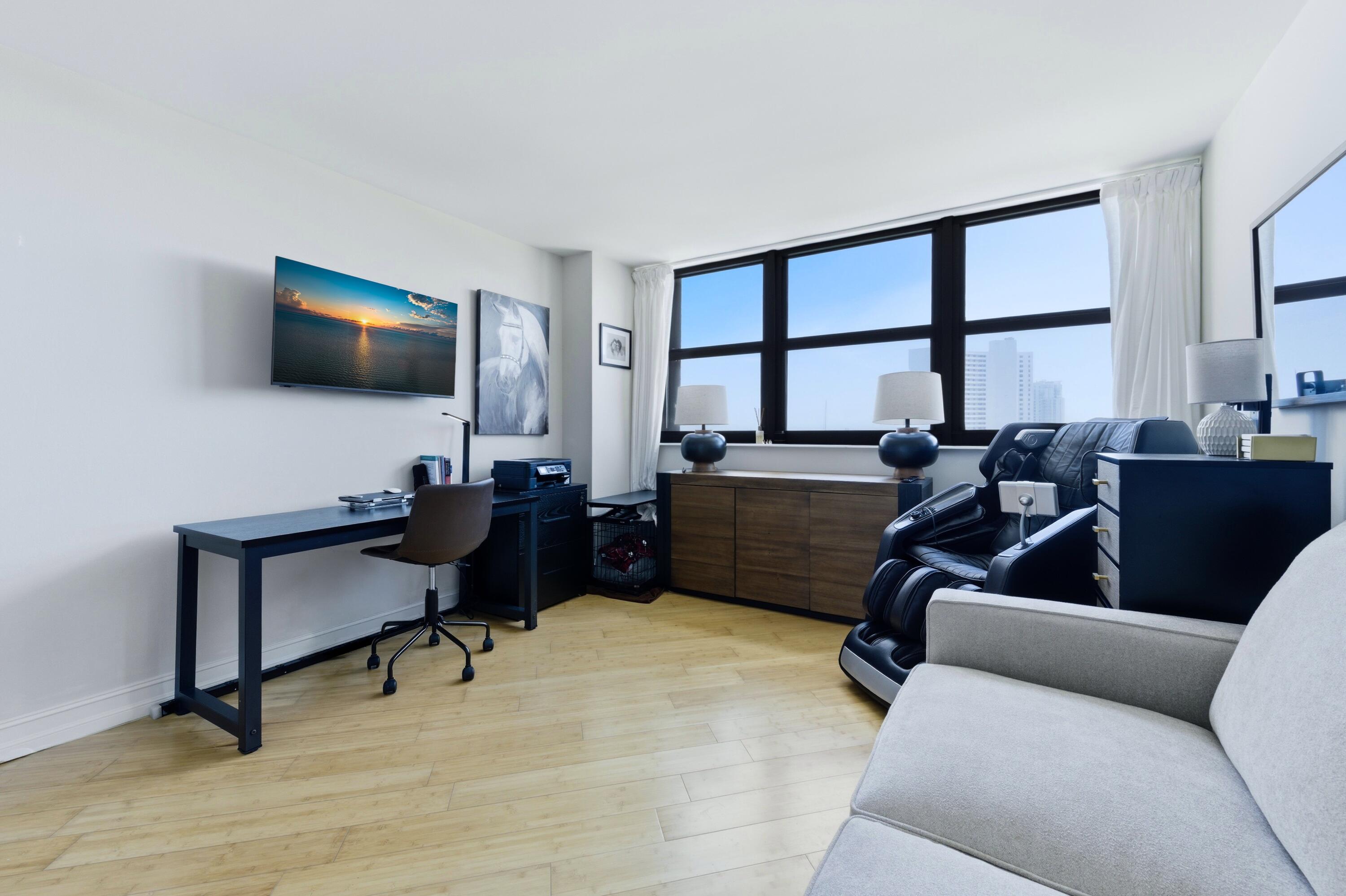 PALM BEACH HOUSE CONDO - Residential
